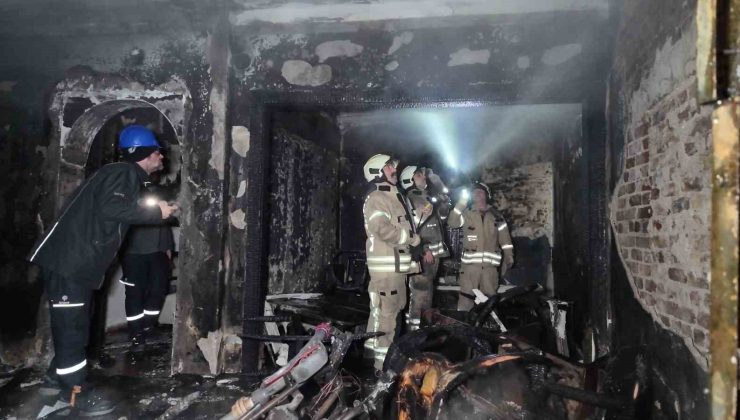 Kadıköy’de Gece Yangını: 8 Yaralı, 1 Ağır!