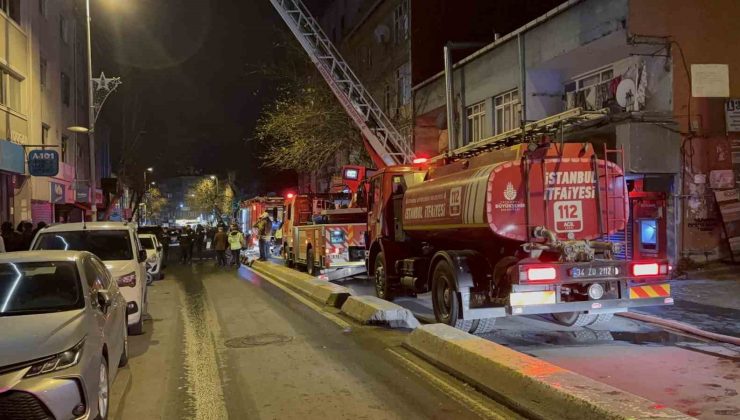 Beyoğlu’nda Çatı Yangını: Korku Anları!