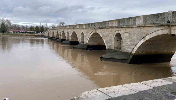 Sağanak Yağışlar Nehirlerde Su Seviyesini Yükseltti