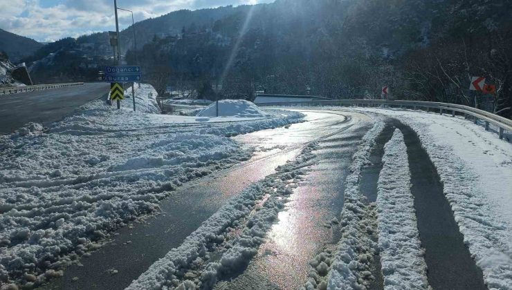 Osmangazi’de Kış Mücadelesi: Güvenli Ulaşım İçin Çalışmalar!