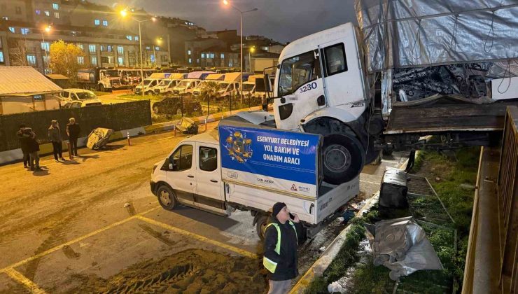 Kendiliğinden Hareket Eden Kamyon Kazaya Neden Oldu