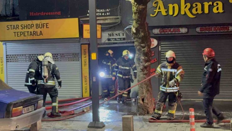 İzmit’te Apartman Çatısında Yangın Paniği!