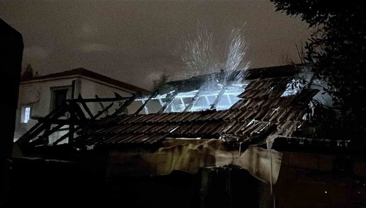 Adapazarı’nda Gece Yangın: Ekipler Zamanla Yarıştı