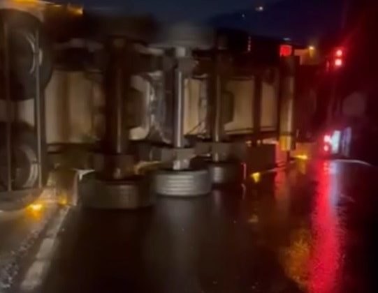 D-650’de Zincirleme Kaza: Trafik Kilitlendi!