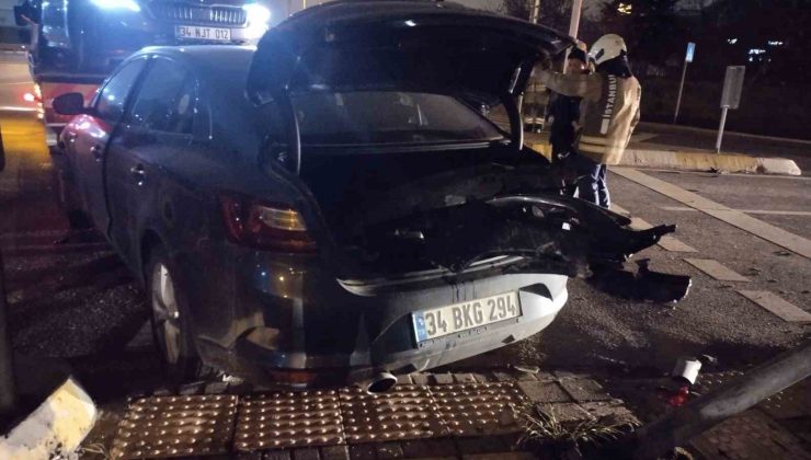 Kartal’da Trafik Kazası: 2 Yaralı Hastaneye Kaldırıldı
