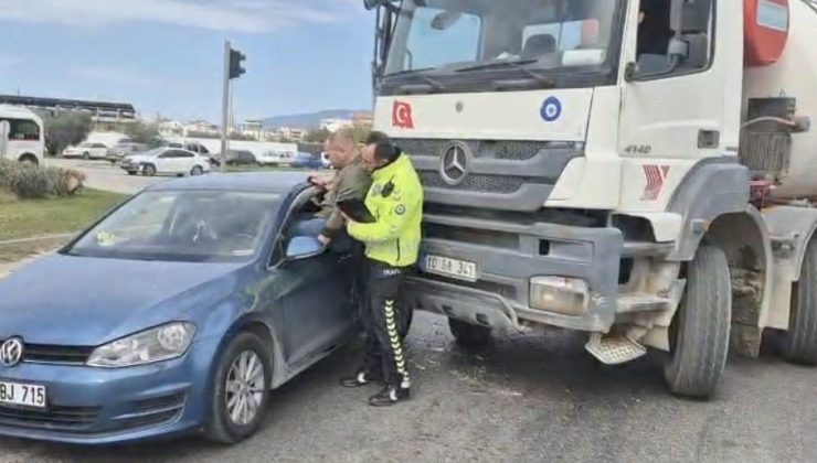 Polis, Kazada Sıkışan Sürücüyü Camdan Kurtardı!