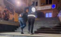 İstanbul’da Polis Yeleği Giyen Şahıs Gözaltında