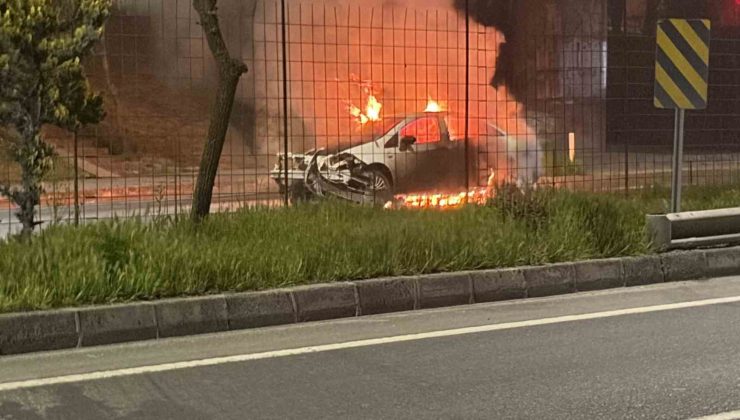 Alev Topuna Dönen Otomobilde Can Kaybı Yok!