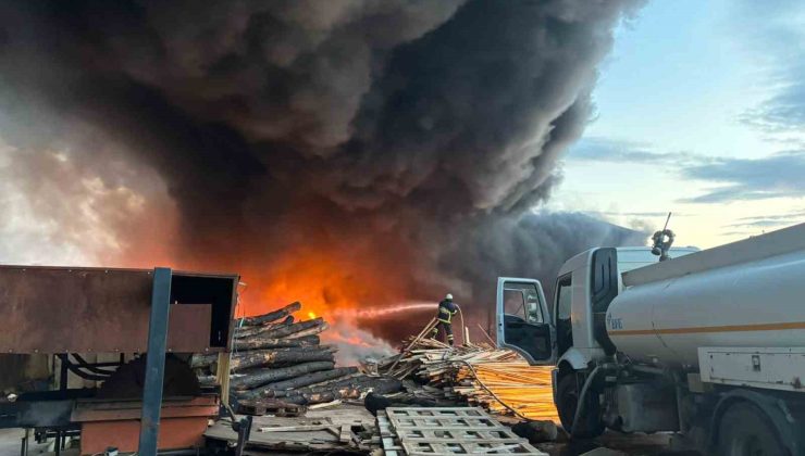 Edirne’de Kereste Fabrikasında Yangın Kontrol Altında!