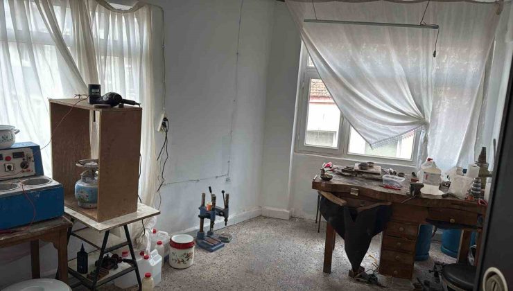 Fatih’te Sahte Altın Üreticisi Yakalandı!