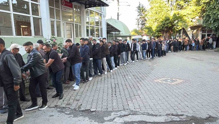Asırlık Bayram Geleneği: Akçakoyun’da Zincir
