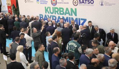 Sakarya’da Bayramlaşma Coşkusu Yoğun Katılımla Gerçekleşti