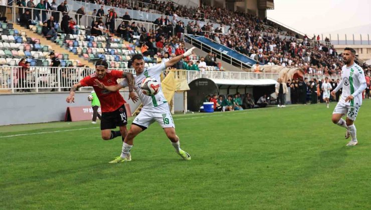 Gölcükspor 5 Yıl Sonra 3. Lig’e Yükseldi!