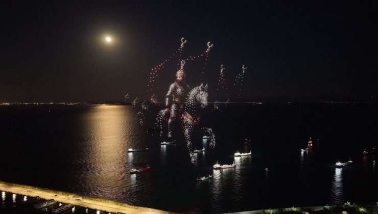 İstanbul’un Fethi İçin Dron Gösterisi Yapıldı!