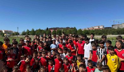 Cengiz Ünder, Gençlere İlham Verdi!