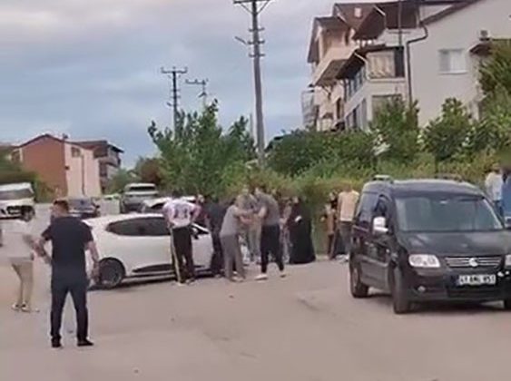 Gölcük’te Aile Kavgası: 5 Yaralı!