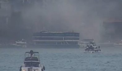 Bebek Sahili’nde Tekne Yangını Paniği!