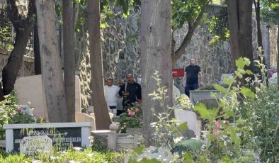 Acılı Aileler, Mezarda Duygusal Anlar Yaşadı